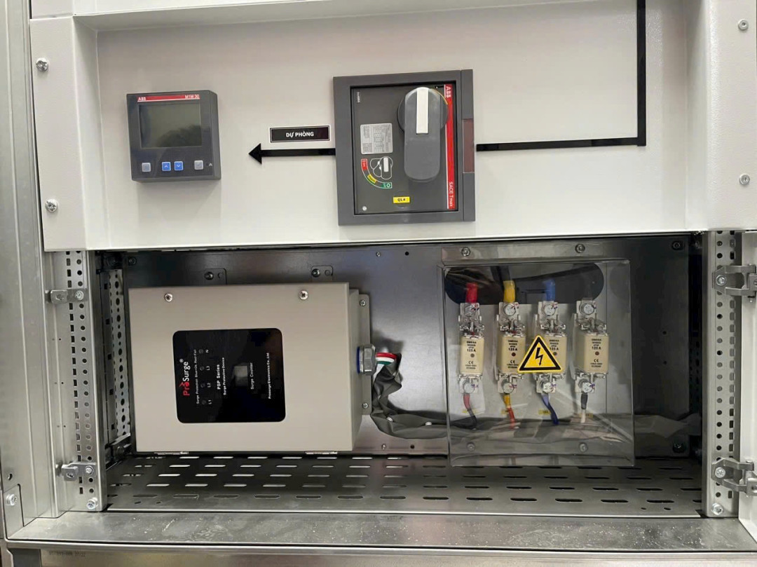 Tủ cắt sét lan truyền